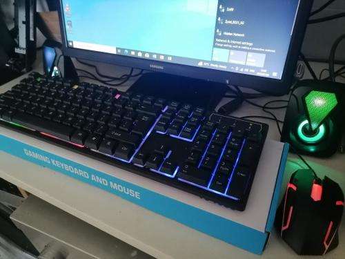 *AWESOME I5 8GB GAMING PC SETUP*LED PC BOX, LED KEYBOARD/MOUSE+SPEAKERS+SAMSUNG SCREEN*R30 FREIGHT