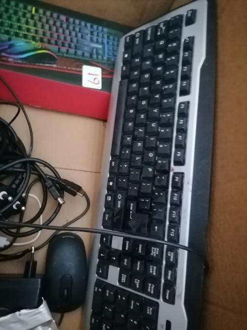 *CHRISTMAS IN JULY**R30 FREIGHT*LUCKY DIP*BULK LOT OF UNTESTED ELECTRONICS*ONE BID FOR THE LOT*