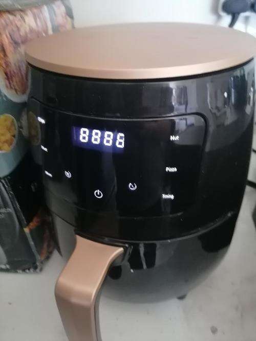 *WEEKEND SPECIAL*R30 FREIGHT**DIGITAL SILVERCREST 6L DIGITAL AIR FRYER IN BOX(NOT HEATING)LOOKS NEW