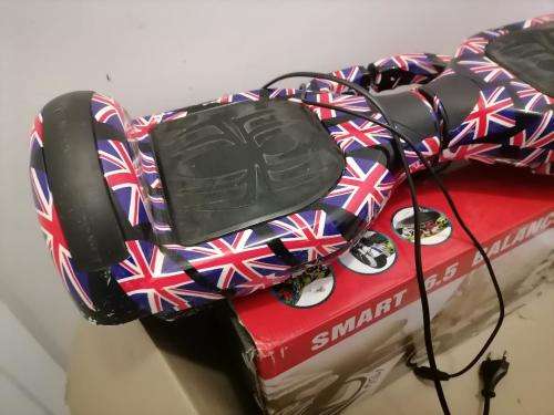 *BIRTHDAY DEALS*R30 FREIGHT*FAULTY SMART 6.5 INCH BALANCE BOARD WITH LED LIGHTS AND BT SPEAKER***