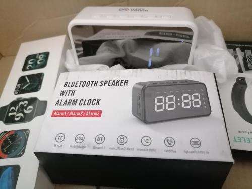 *FLASH FRIDAY DEALS**R30 FREIGHT**BULK LOT OF UNTESTED ELECTRONICS(*ONE BID FOR THE LOT*