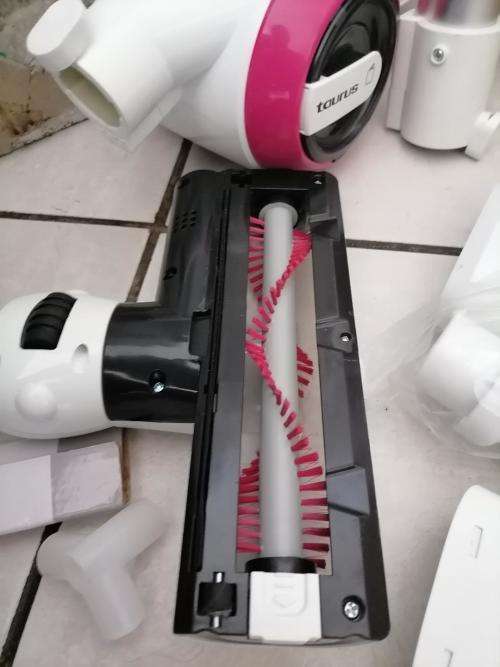 **CLEARANCE SALE**TAURUS ASPIRADORA ESCOBA CORDLESS VAC**ITEM IS NEW NO CHARGER*NOT TESTED**