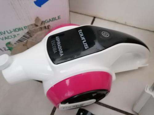 **CLEARANCE SALE**TAURUS ASPIRADORA ESCOBA CORDLESS VAC**ITEM IS NEW NO CHARGER*NOT TESTED**