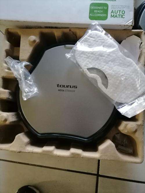 *BUY ONE GET FREE*R30 FREIGHT*DEMO TAURUS HEXA STRIKER ROBOT VACUUMS*NO CHARGES NOT TESTED**