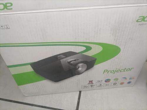 *HERITAGE DEALS*ACER X113 3D READY PROJECTOR WITH REMOTE,BAG IN BOX*LIKE NEW*TOP QUALITY**