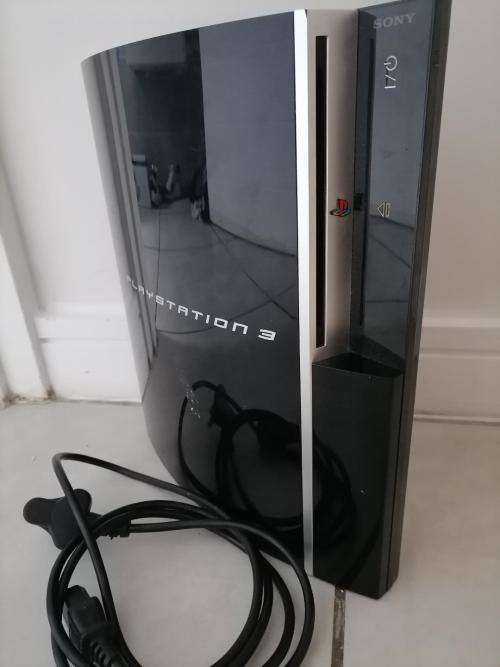 *FLASH FRIDAY DEALS*R30 FREIGHT*SONY PLATSTATION 3 CONSOL, POWERS ON THE RED LIGHT COMES ON*