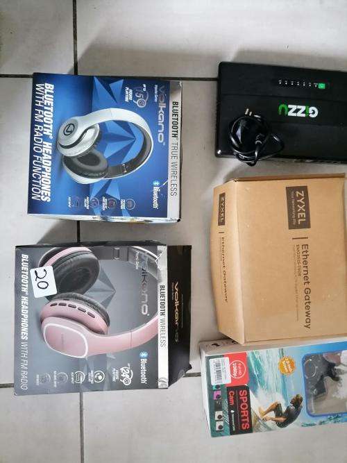 *LIMITED OFFER*R30 FREIGHT*BULK LOT OF ELECTRONICS*ROUTER/SPORT CAM/UPS/HEADSETS ETC**