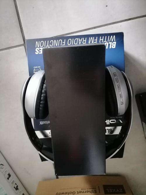 *LIMITED OFFER*R30 FREIGHT*BULK LOT OF ELECTRONICS*ROUTER/SPORT CAM/UPS/HEADSETS ETC**