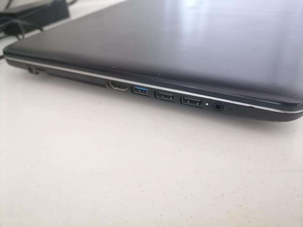 *MONTH END MADNESS*R30 FREIGHT*ASUS VIVOBOOK AMD A4 LAPTOP, 8GB RAM,W10/OFFICE,CHARGER,BATTERY 100%