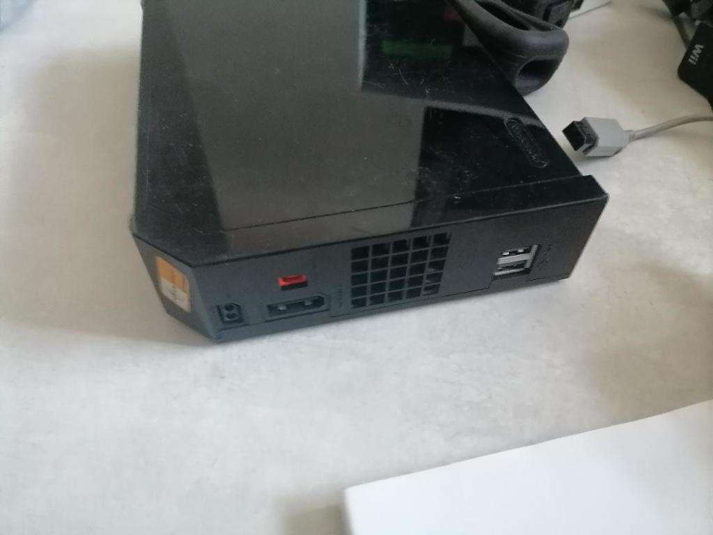 *SHOP CLOSURE*R30 FREIGHT**NINTENDO WII WITH CONSOLS,POWER CABLES,GAME ETC*POWERS ON**SOLD AS IS**