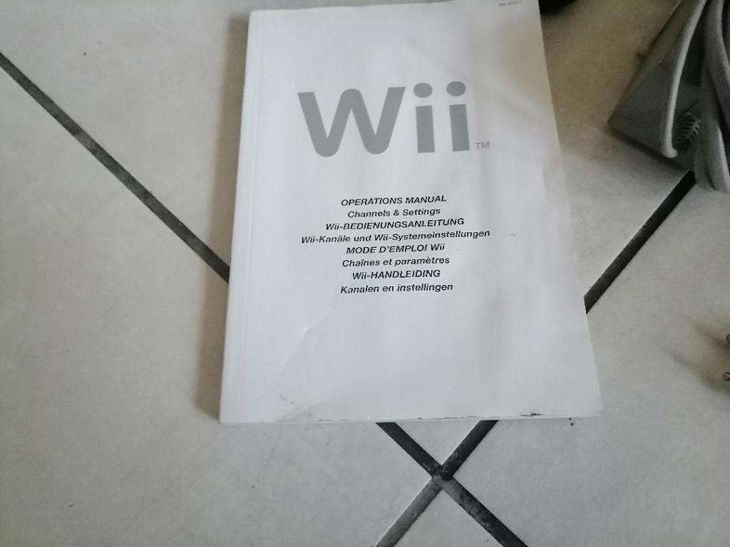 *SHOP CLOSURE*R30 FREIGHT**NINTENDO WII WITH CONSOLS,POWER CABLES,GAME ETC*POWERS ON**SOLD AS IS**