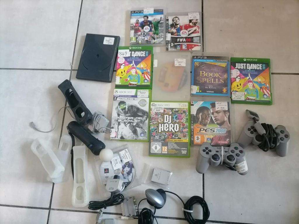 *SHOP CLOSURE*R30 FREIGHT*BULK LOT OF PLAYSTATION,XBOX,NINTENDO GAMES AND ACCESSORIES**