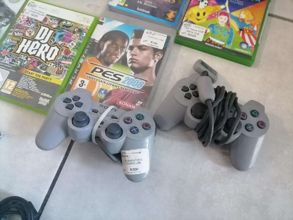 *SHOP CLOSURE*R30 FREIGHT*BULK LOT OF PLAYSTATION,XBOX,NINTENDO GAMES AND ACCESSORIES**