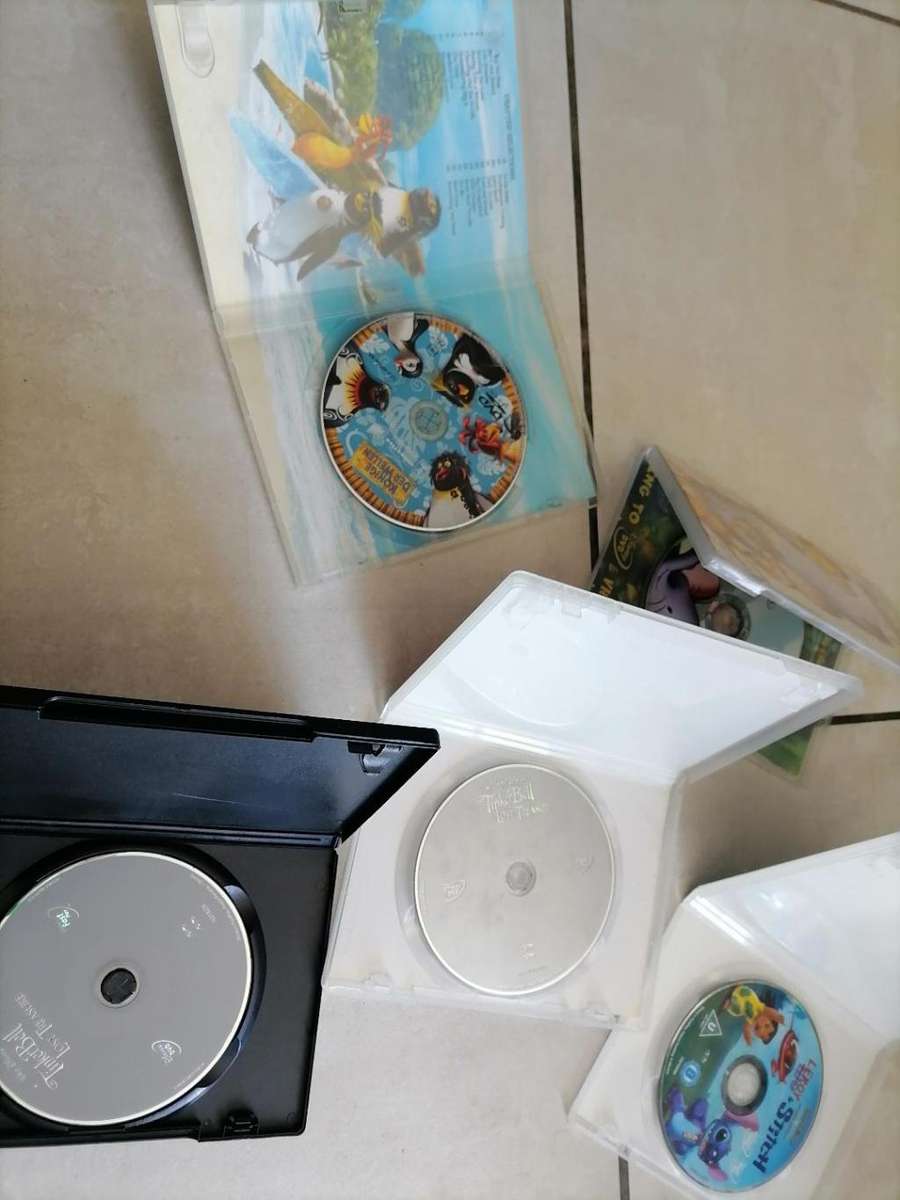 ********SHOP CLOSURE******R30 FREIGHT*BULK LOT OF KIDS DVDS***ONE BID FOR THE LOT***