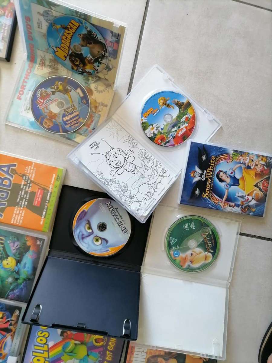 ********SHOP CLOSURE******R30 FREIGHT*BULK LOT OF KIDS DVDS***ONE BID FOR THE LOT***