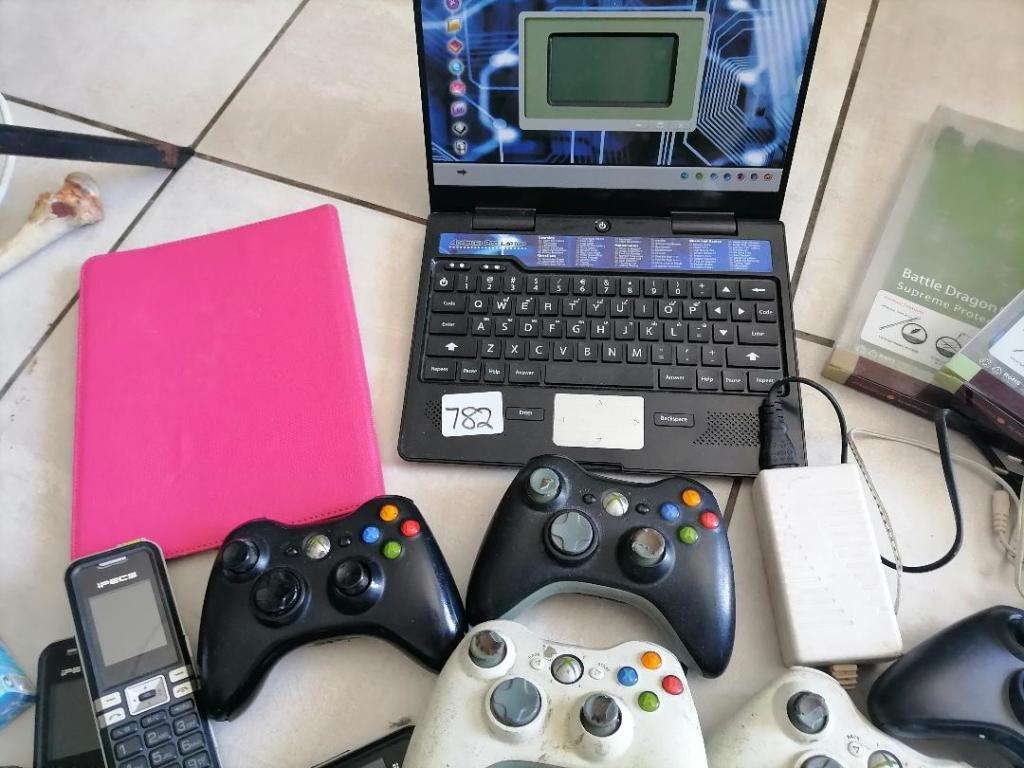 *SHOP CLOSURE*R30 FREIGHT*BULK LOT OF ELECTRONICS*XBOX REMOTES,DVS,PHONES,HEADSETS ETC ETC*