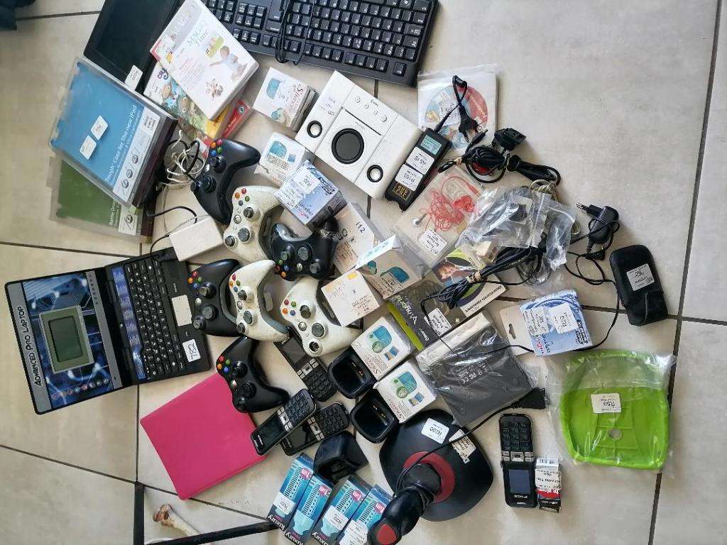 *SHOP CLOSURE*R30 FREIGHT*BULK LOT OF ELECTRONICS*XBOX REMOTES,DVS,PHONES,HEADSETS ETC ETC*