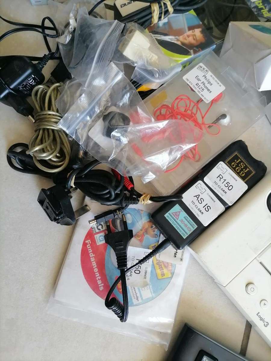 *SHOP CLOSURE*R30 FREIGHT*BULK LOT OF ELECTRONICS*XBOX REMOTES,DVS,PHONES,HEADSETS ETC ETC*
