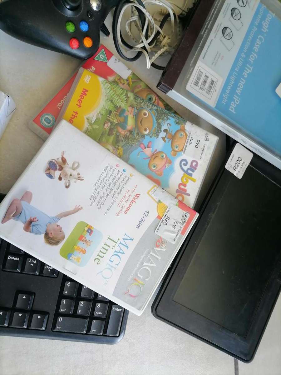 *SHOP CLOSURE*R30 FREIGHT*BULK LOT OF ELECTRONICS*XBOX REMOTES,DVS,PHONES,HEADSETS ETC ETC*