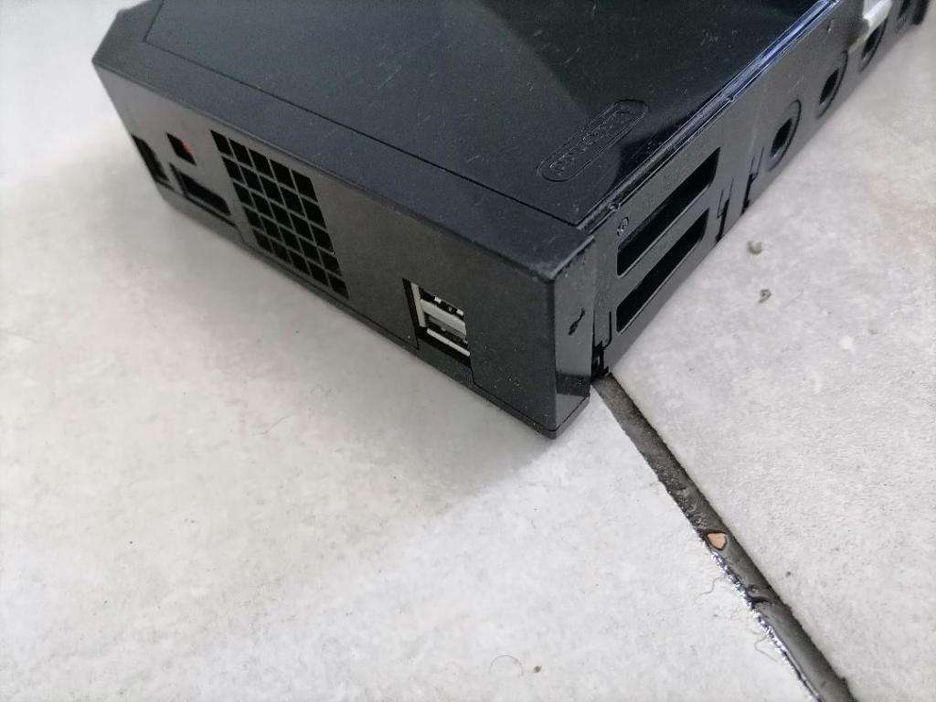 *SHOP CLOSURE*R30 FREIGHT**NINTENDO WII WITH CONSOLS,POWER CABLES,GAME ETC*POWERS ON**SOLD AS IS**