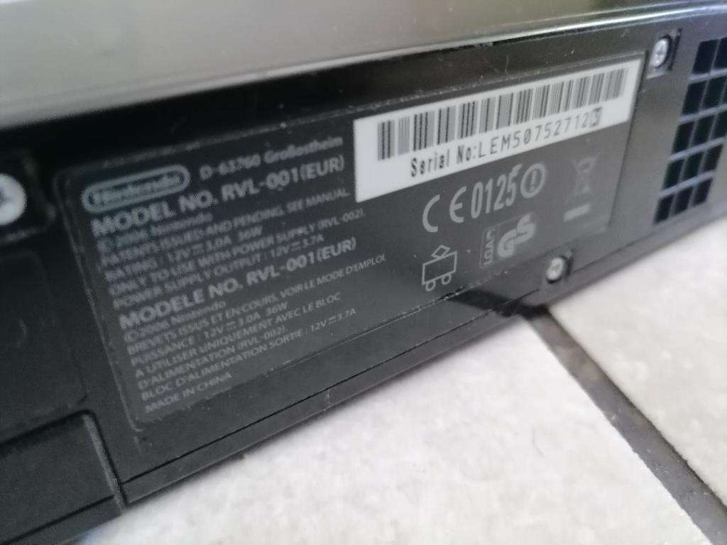 *SHOP CLOSURE*R30 FREIGHT**NINTENDO WII WITH CONSOLS,POWER CABLES,GAME ETC*POWERS ON**SOLD AS IS**