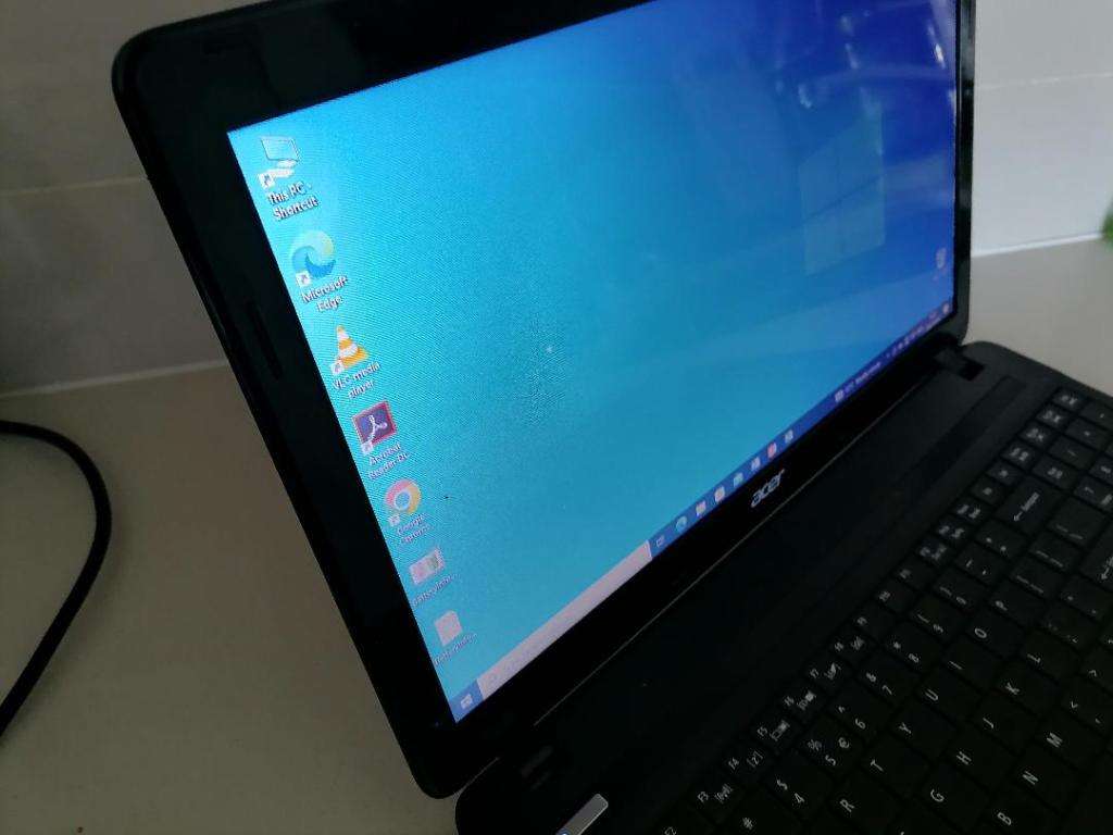 *FLASH FRIDAY SALE*R30 FREIGHT*I3 ACER ASPIRE E1-571. PERFECT CONDITION LAPTOP*4GB 500GB,W10 WIFI ET