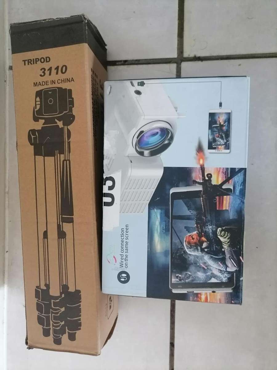 *AWESOME DEALS*R30 FREIGHT*BRAND NEW LED MINI PROJECTOR WITH TRIPOD STAND*OVER R1000 ON BOBSHOP