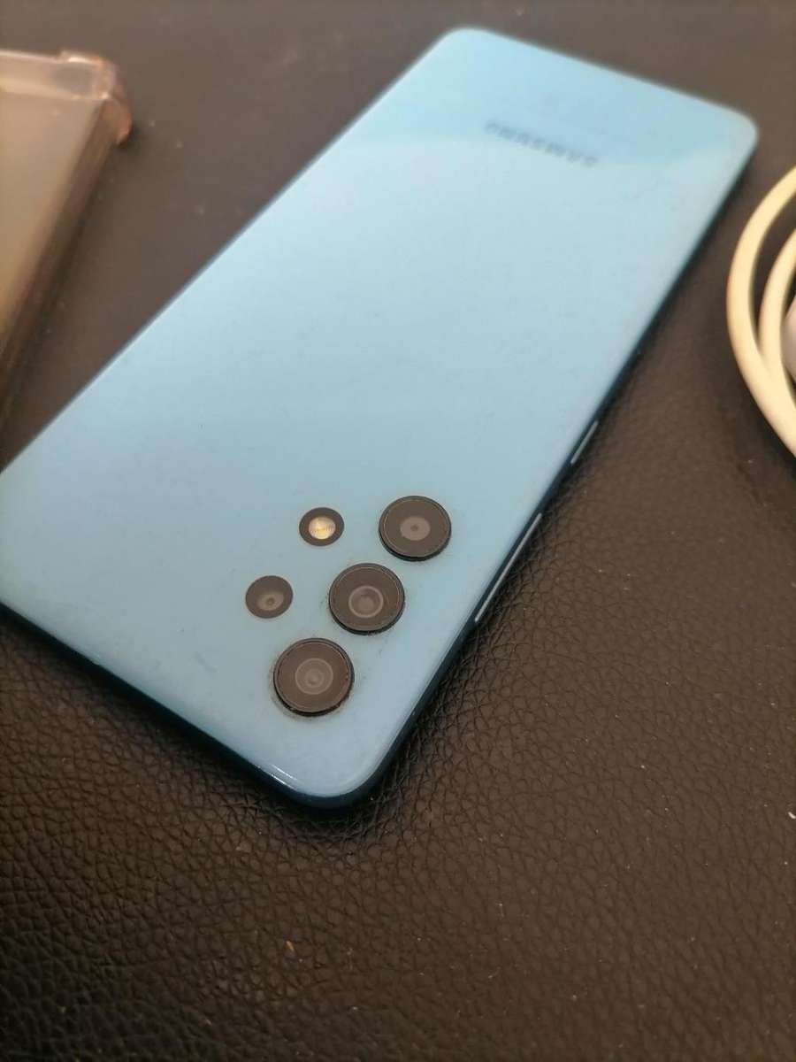 *FRESH NEW DEAL**PRE OWNED SAMSUNG GALAXY A32 DUAL SIM, 128GB,QUAD CAM*CHARGER.POUCH**