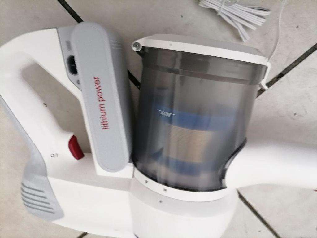 *FRESH NEW DEALS*SHOP DISPLAY ITEM*LIKE NEW JIMMY JV35 CORDLESS VACUUM WITH ATTACHMENTS*R3500 NEW**