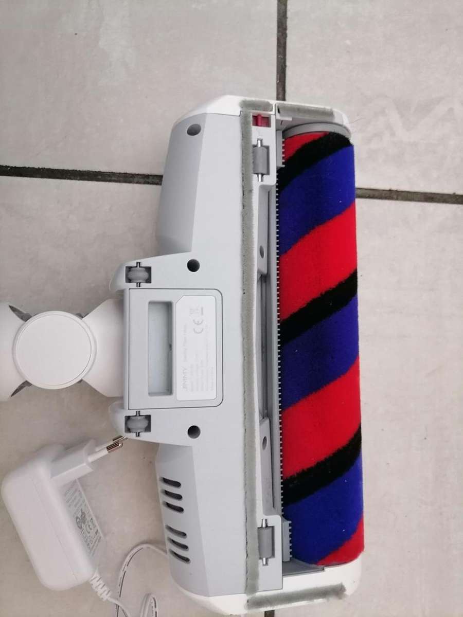 *FRESH NEW DEALS*SHOP DISPLAY ITEM*LIKE NEW JIMMY JV35 CORDLESS VACUUM WITH ATTACHMENTS*R3500 NEW**