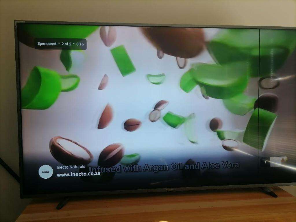 *AWESOME DEAL*R30 FREIGHT*HISENSE 58 ` Ultra HD Smart ULED TV*ONE SMALL LINE ON SCREEN*R10 000 NEW