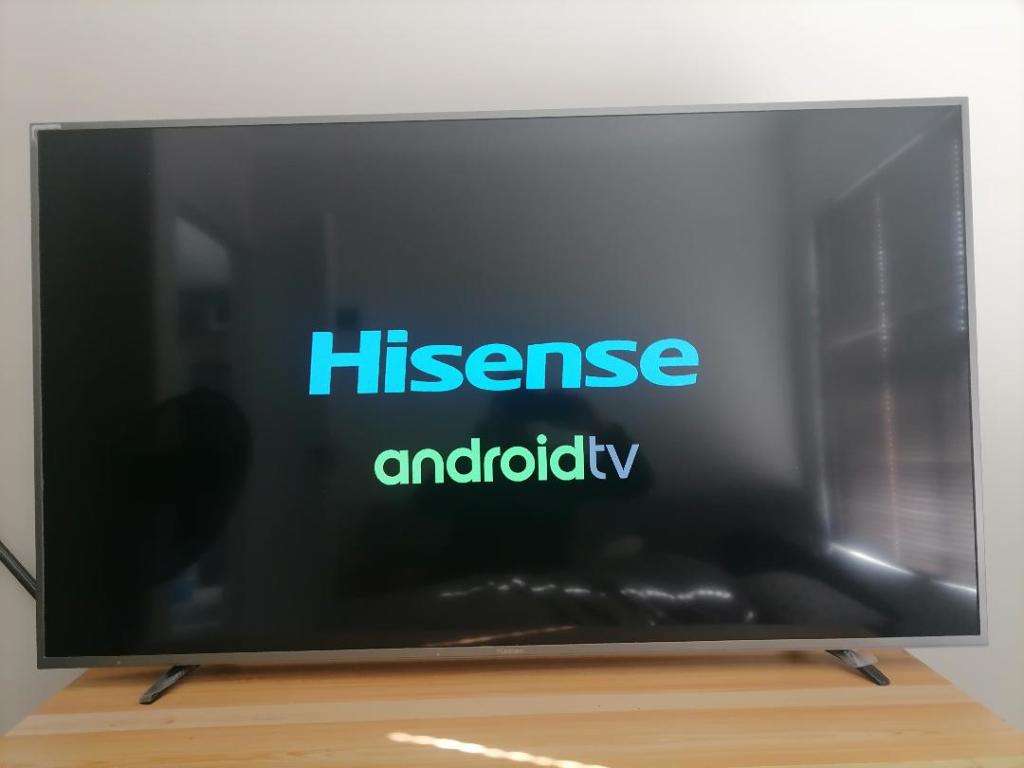 *AWESOME DEAL*R30 FREIGHT*HISENSE 58 ` Ultra HD Smart ULED TV*ONE SMALL LINE ON SCREEN*R10 000 NEW