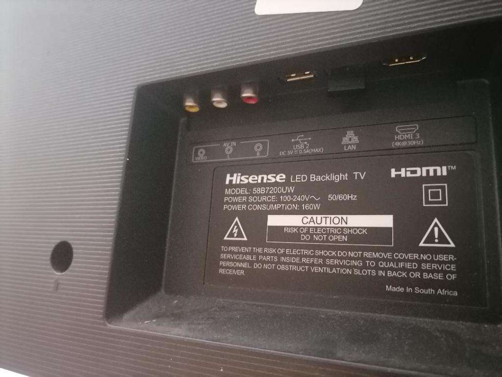 *AWESOME DEAL*R30 FREIGHT*HISENSE 58 ` Ultra HD Smart ULED TV*ONE SMALL LINE ON SCREEN*R10 000 NEW