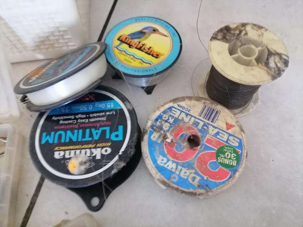 *SHOP CLOSURE*R30 FREIGHT*BULK LOT OF FISHING EQUIPMENT*2 X PENN 500 REELS,BAGS,LURES,HOOKS,SINKERS*