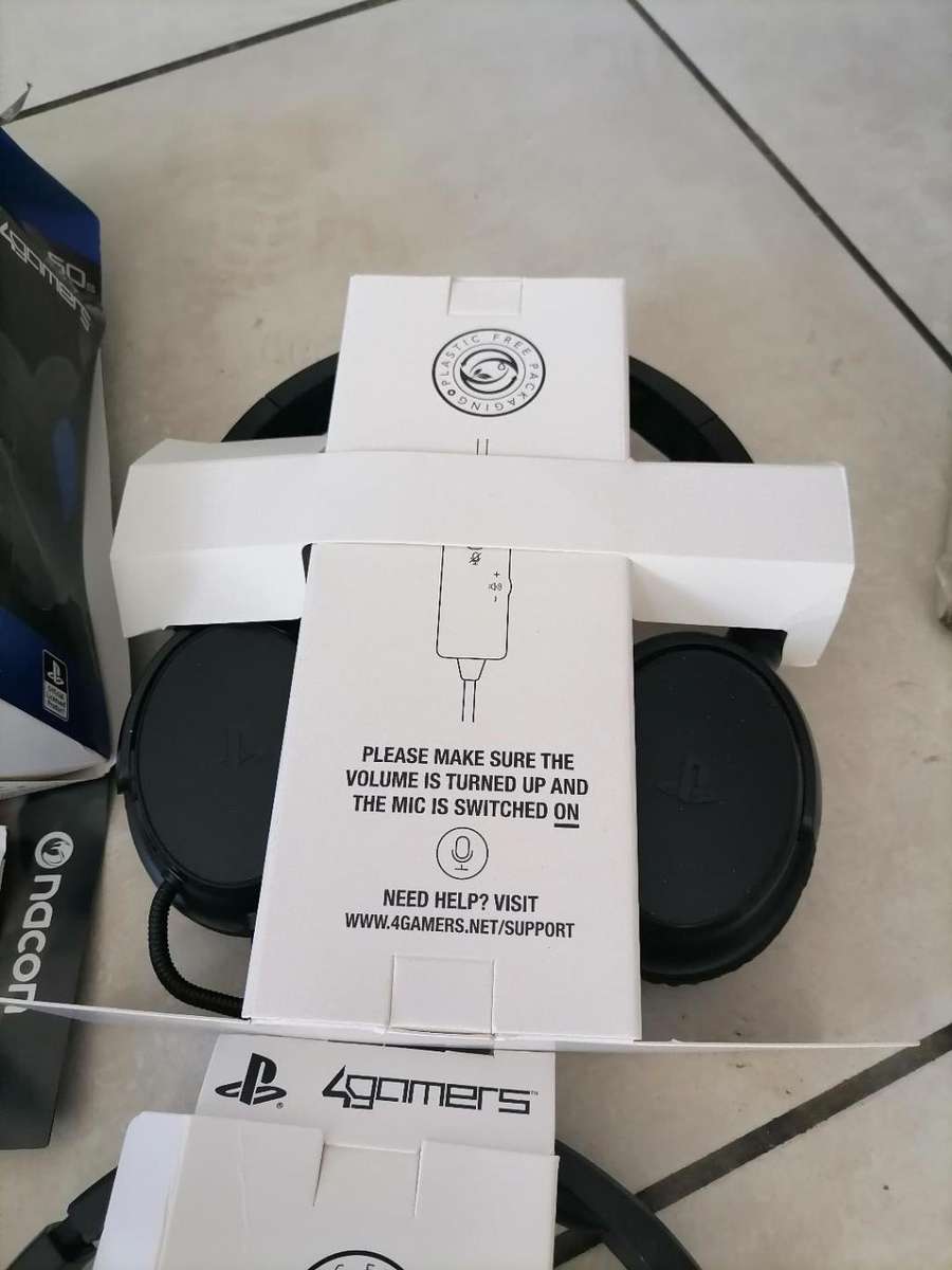 ***AWESOME DEAL*R30 FREIGHT**LOT OF 3 X SONY PLAYSTATION PS4 GAMING HEADSETS, ITEMS NEW, BOX DAMAGE*