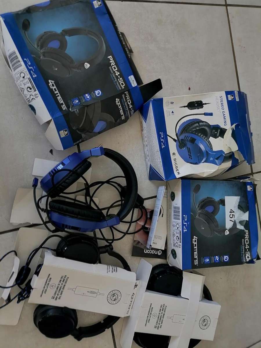 ***AWESOME DEAL*R30 FREIGHT**LOT OF 3 X SONY PLAYSTATION PS4 GAMING HEADSETS, ITEMS NEW, BOX DAMAGE*