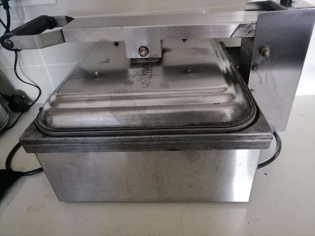 *HOTEL CLOSURE**R30 FREIGHT*COMMERCIAL ANVIL SANDWICH/GRILL/PANINI PRESS. WORKING**