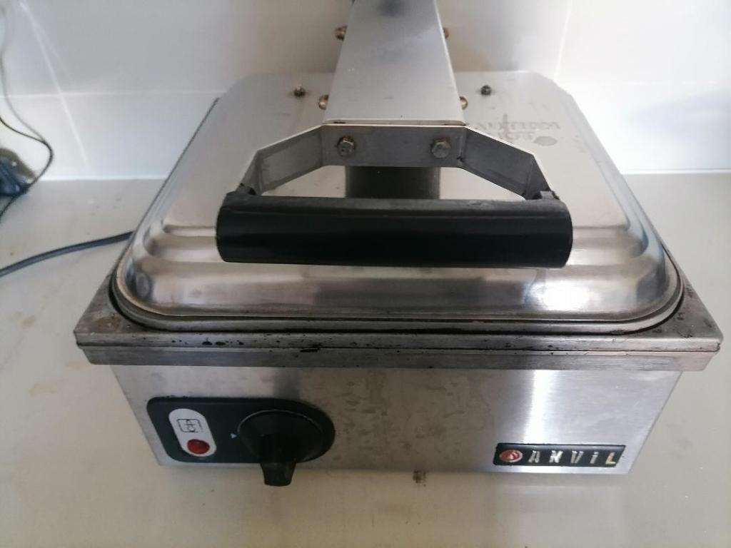 *HOTEL CLOSURE**R30 FREIGHT*COMMERCIAL ANVIL SANDWICH/GRILL/PANINI PRESS. WORKING**