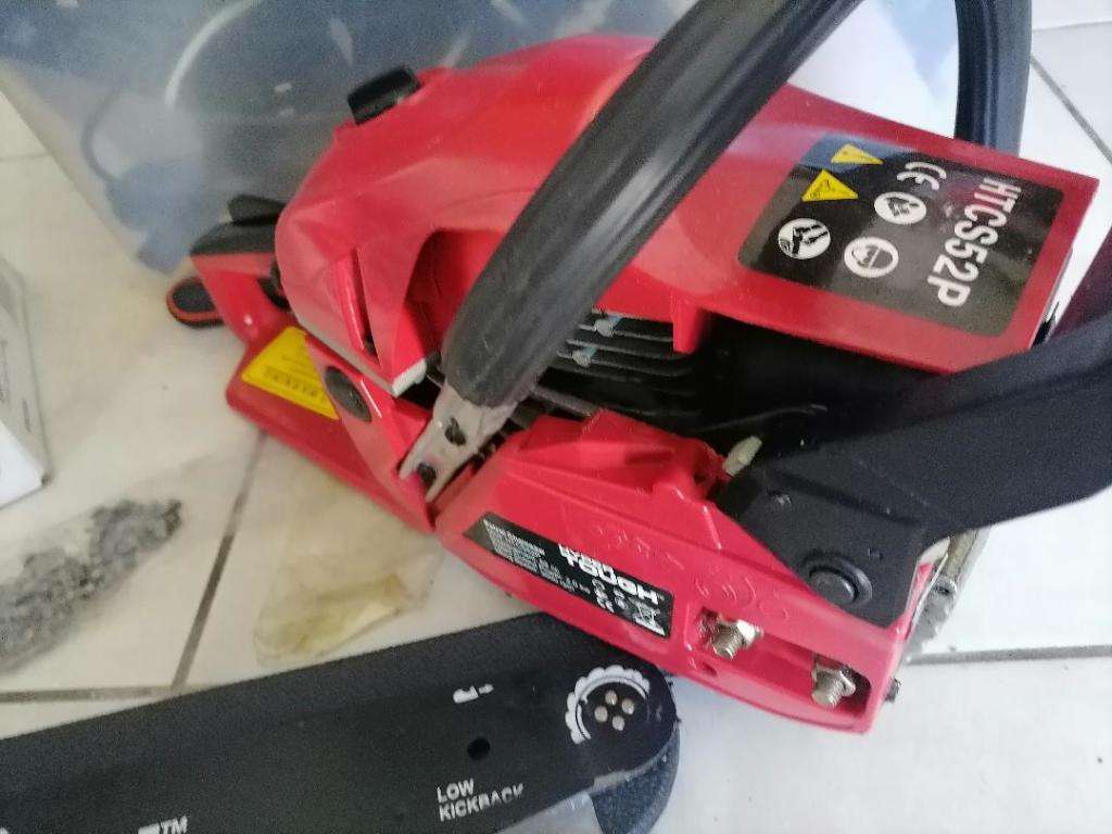*GRAB THIS DEAL*R30 FREIGHT*DEMO HYPER TOUGH 52CC CHAINSAW WITH CUTTING BAR/CHAIN ETC**