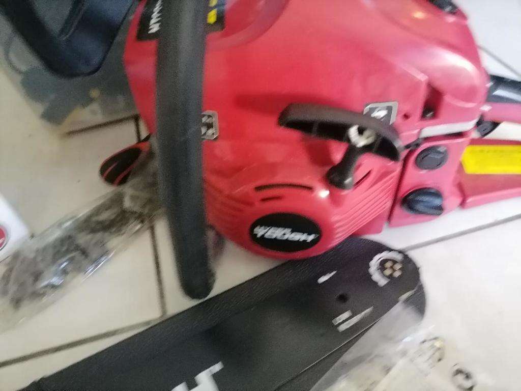 *GRAB THIS DEAL*R30 FREIGHT*DEMO HYPER TOUGH 52CC CHAINSAW WITH CUTTING BAR/CHAIN ETC**