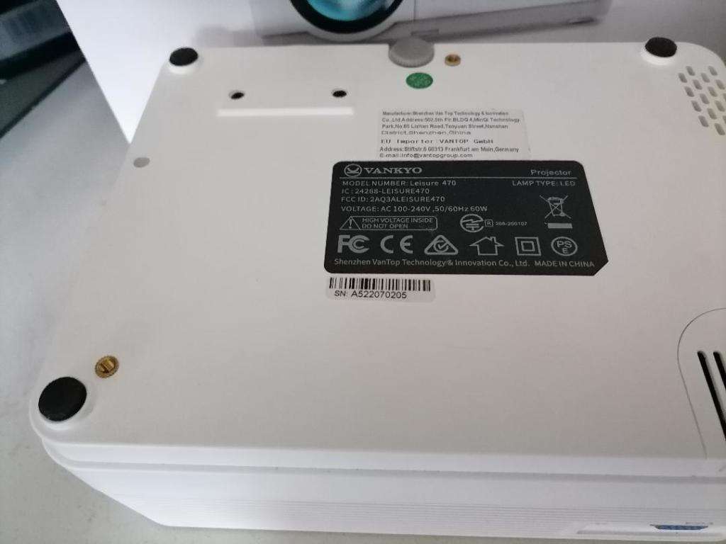 *YEAR END CLEARANCE*R30 FREIGHT*VANKYO LEISURE 470 MINI WIFI POROJECTOR IN BOX*NOT POWERING ON**