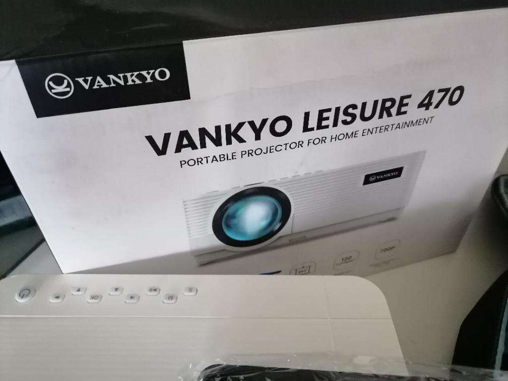 *YEAR END CLEARANCE*R30 FREIGHT*VANKYO LEISURE 470 MINI WIFI POROJECTOR IN BOX*NOT POWERING ON**