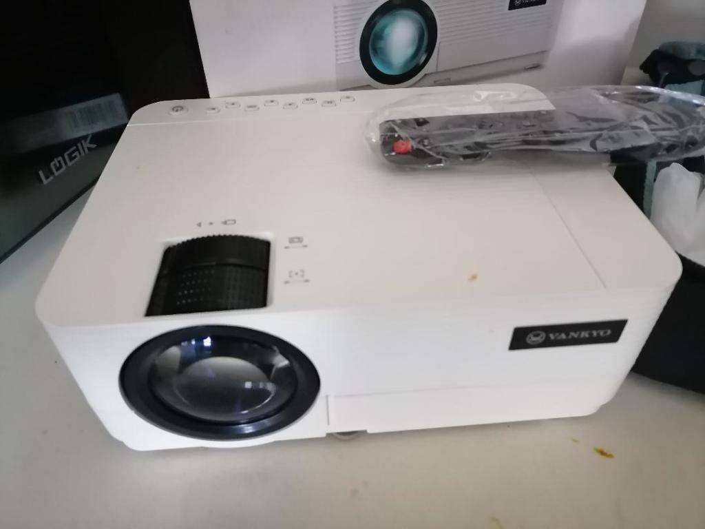 *YEAR END CLEARANCE*R30 FREIGHT*VANKYO LEISURE 470 MINI WIFI POROJECTOR IN BOX*NOT POWERING ON**