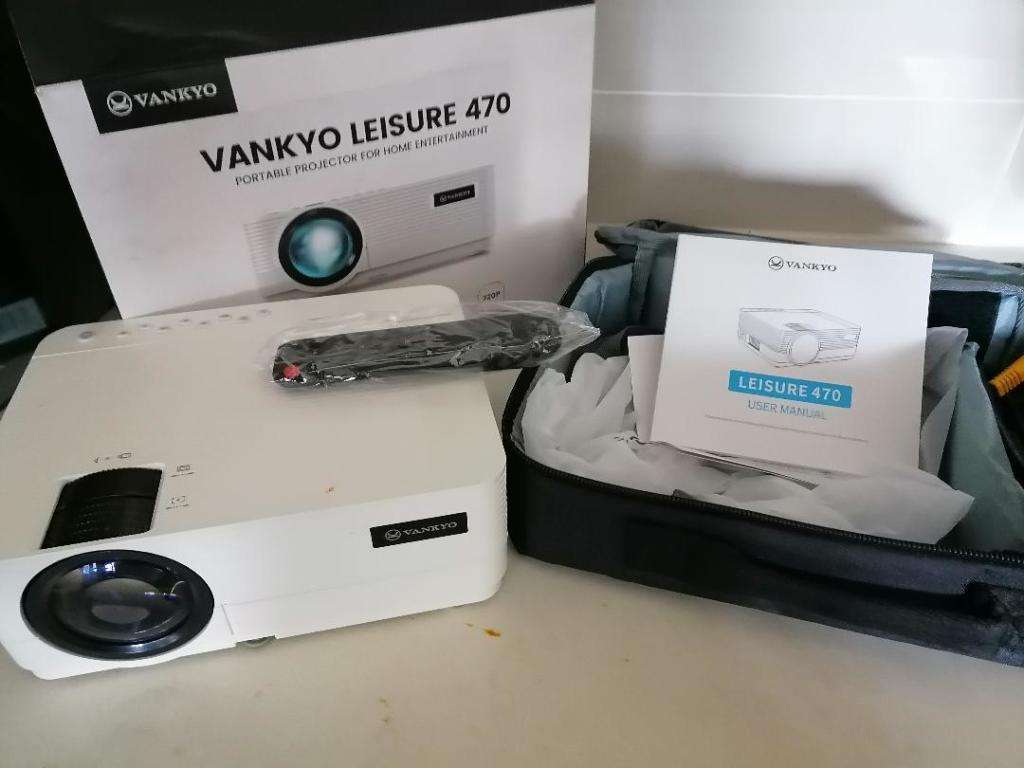 *YEAR END CLEARANCE*R30 FREIGHT*VANKYO LEISURE 470 MINI WIFI POROJECTOR IN BOX*NOT POWERING ON**
