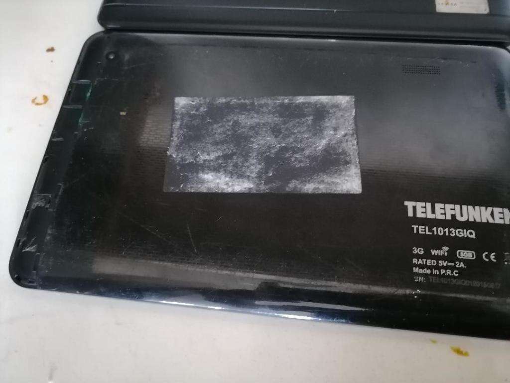 *YEAR END CLEARANCE*R30 FREIGHT*LOT OF 4 X TABLETS(CRACKED SCREENS)ONE BID FOR ALL*UNTESTED**