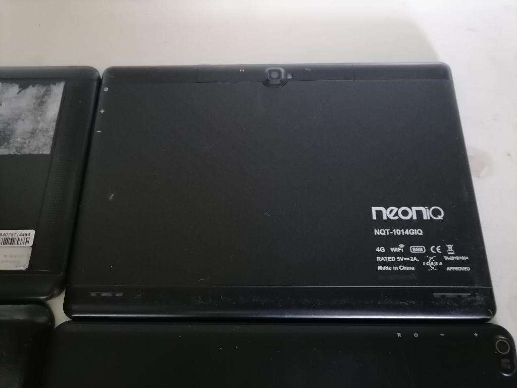 *YEAR END CLEARANCE*R30 FREIGHT*LOT OF 4 X TABLETS(CRACKED SCREENS)ONE BID FOR ALL*UNTESTED**