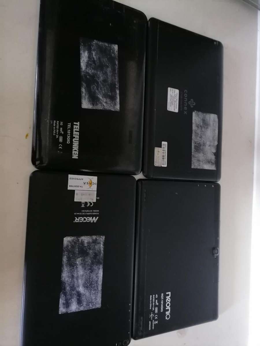*YEAR END CLEARANCE*R30 FREIGHT*LOT OF 4 X TABLETS(CRACKED SCREENS)ONE BID FOR ALL*UNTESTED**