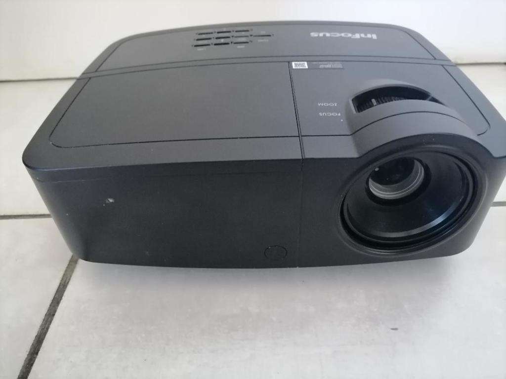 *YEAR END CLEARANCE*R30 FREIGHT*INFOCUS IN124A PROJECTOR*NOT POWERING ON*SOLD AS IS
