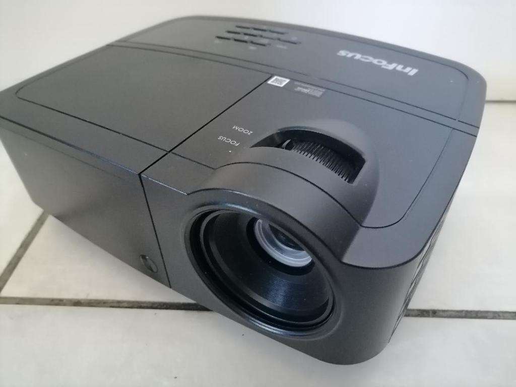*YEAR END CLEARANCE*R30 FREIGHT*INFOCUS IN124A PROJECTOR*NOT POWERING ON*SOLD AS IS