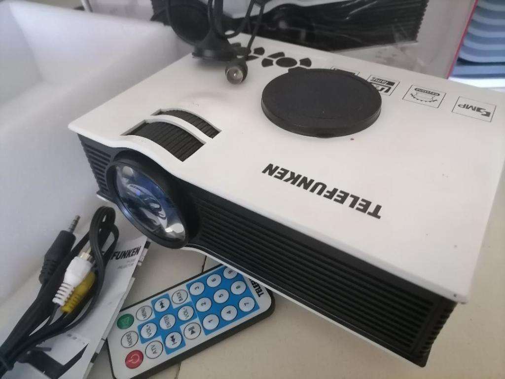 *YEAR END CLEARANCE*R30 FREIGHT*DEMO TELEFUNKEN TP 2000 MULTIFUNCTION 1080 PROJECTOR WITH REMOTE*